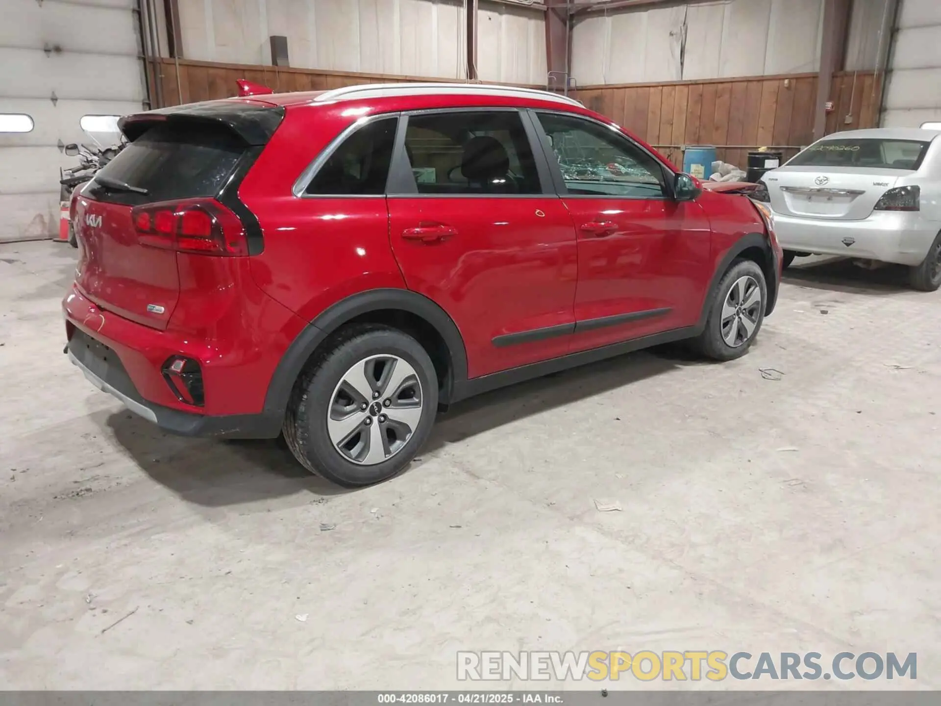 4 Photograph of a damaged car KNDCB3LC5N5540355 KIA NIRO 2022