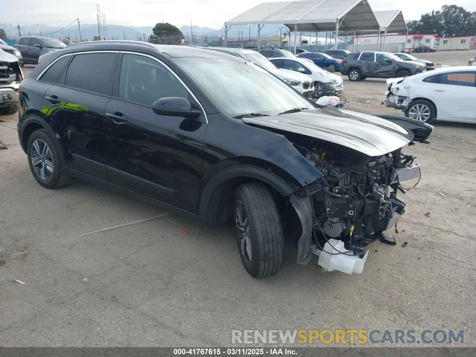 1 Photograph of a damaged car KNDCB3LC5N5548360 KIA NIRO 2022