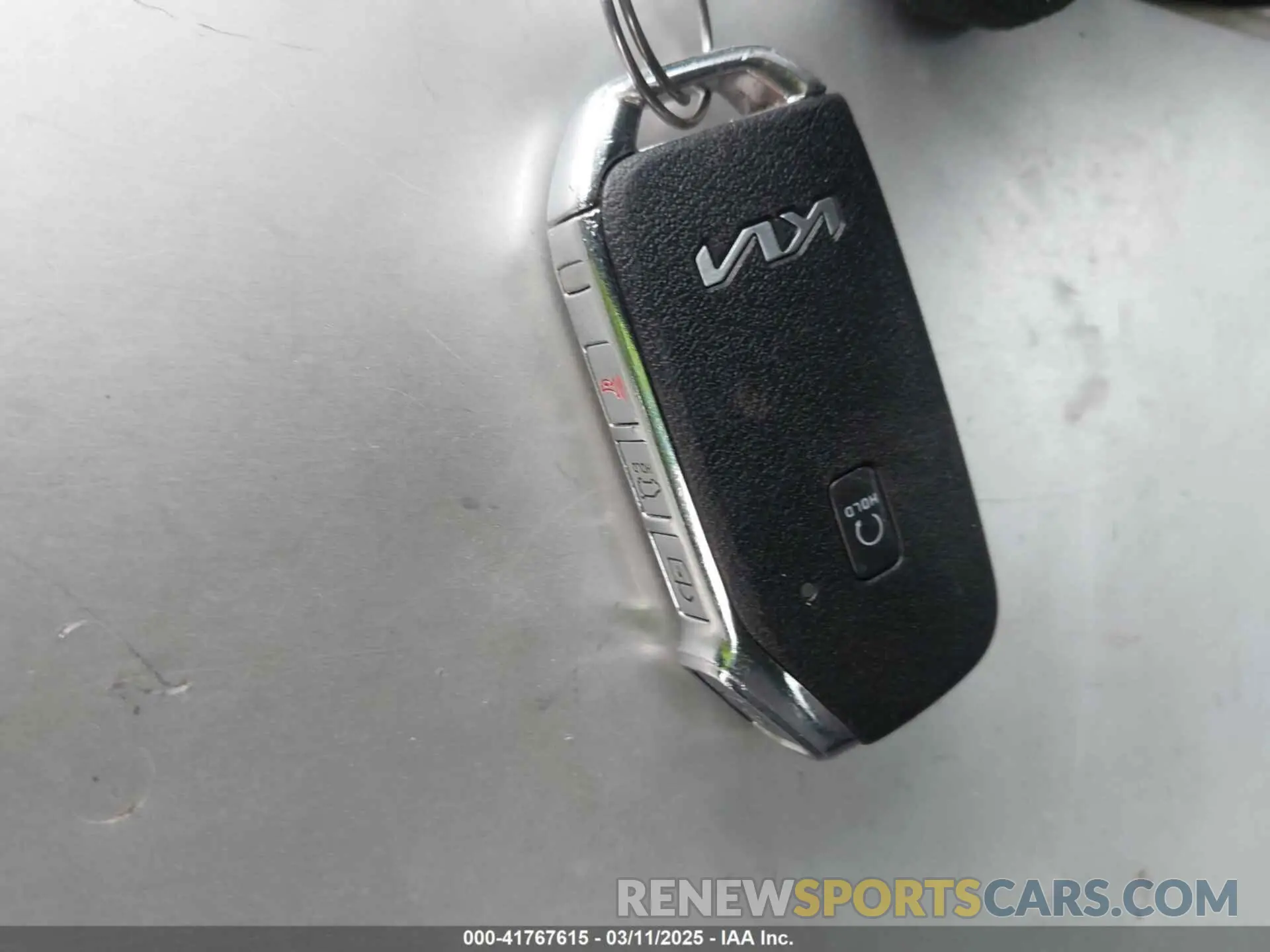 11 Photograph of a damaged car KNDCB3LC5N5548360 KIA NIRO 2022