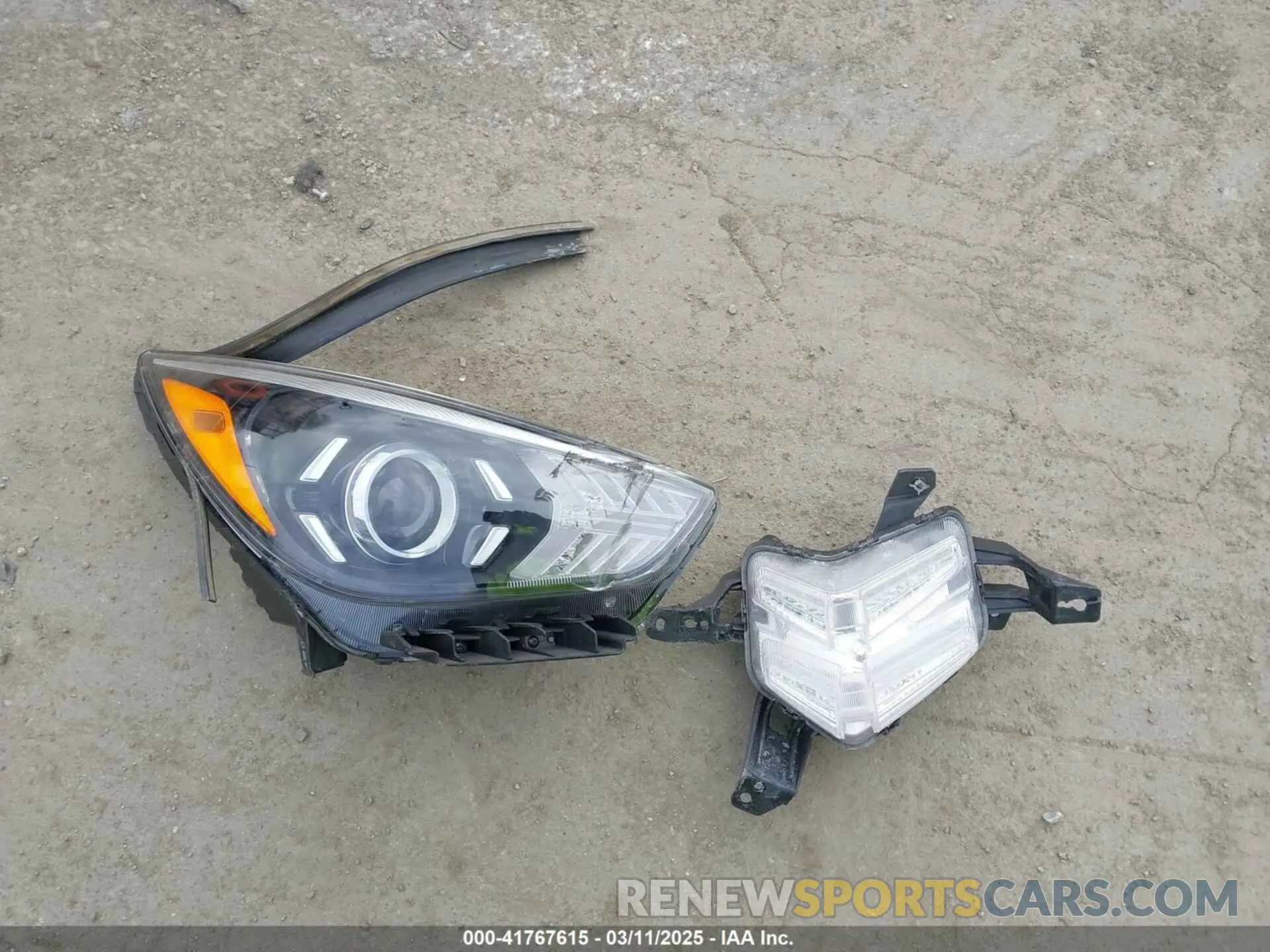 12 Photograph of a damaged car KNDCB3LC5N5548360 KIA NIRO 2022