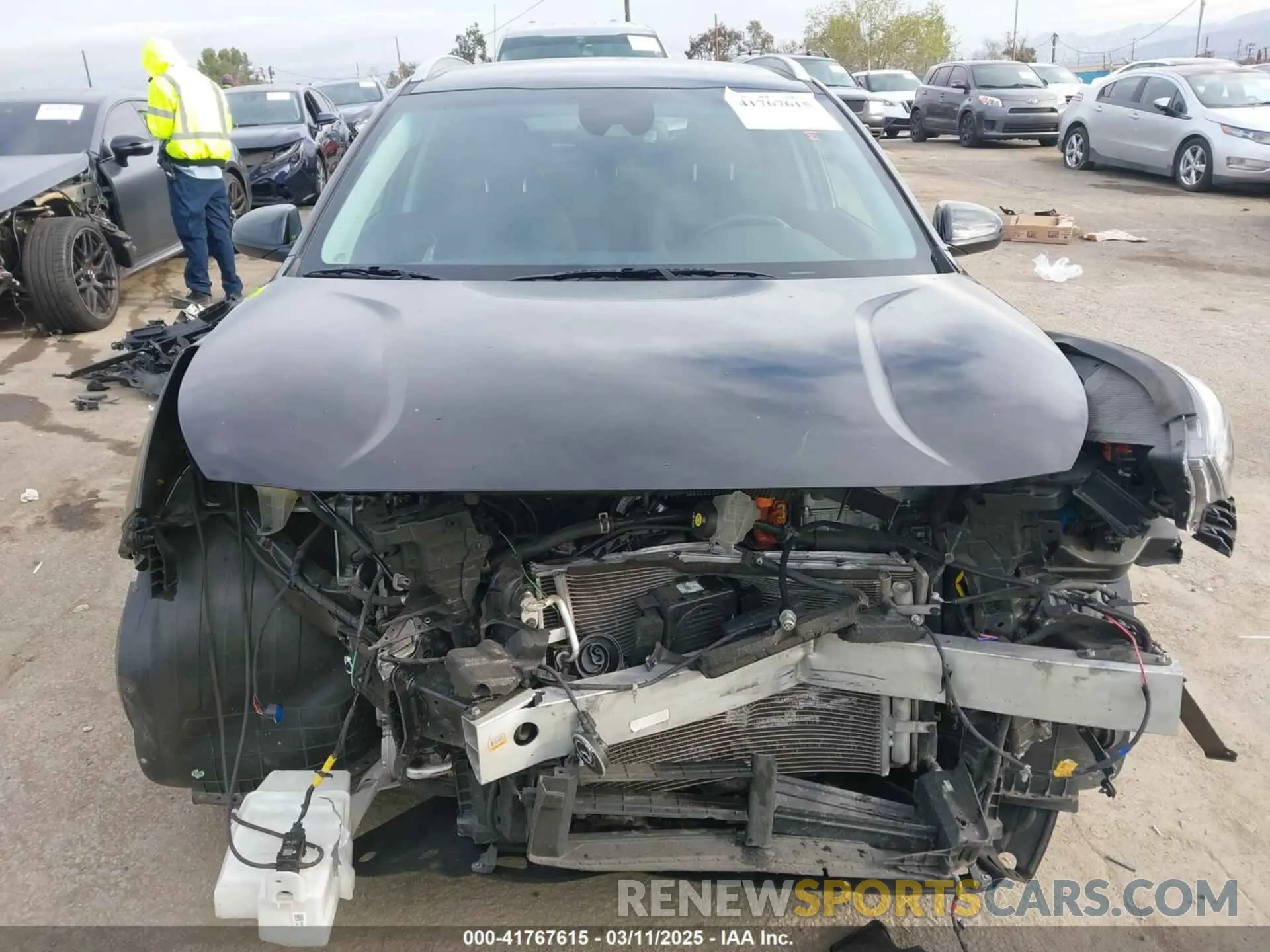 13 Photograph of a damaged car KNDCB3LC5N5548360 KIA NIRO 2022