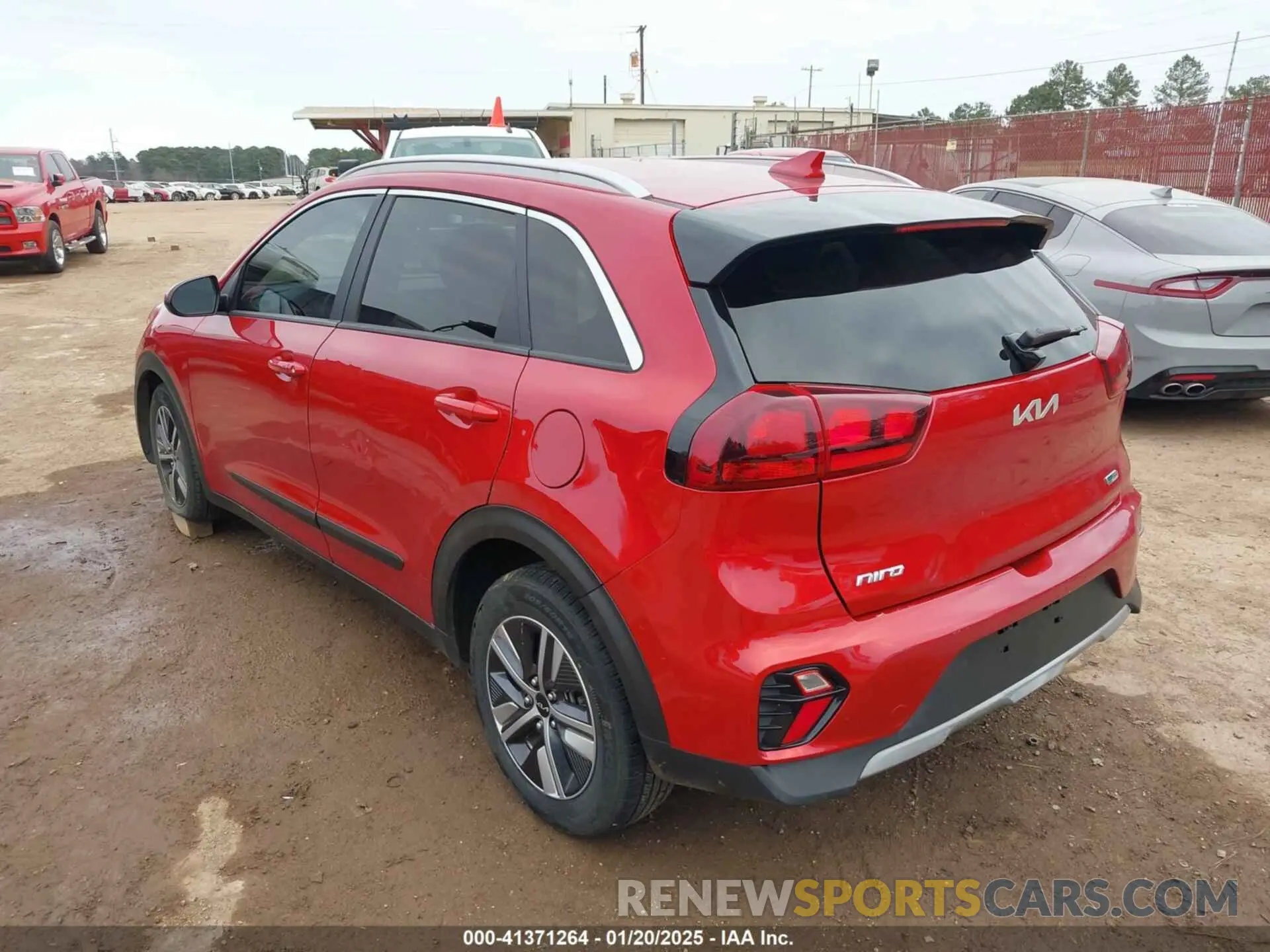 3 Photograph of a damaged car KNDCB3LC6N5524603 KIA NIRO 2022