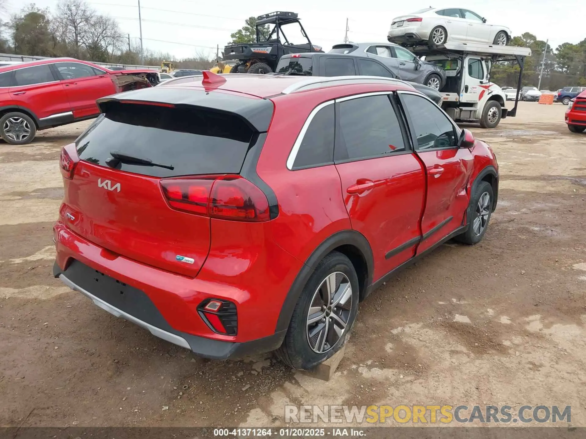 4 Photograph of a damaged car KNDCB3LC6N5524603 KIA NIRO 2022