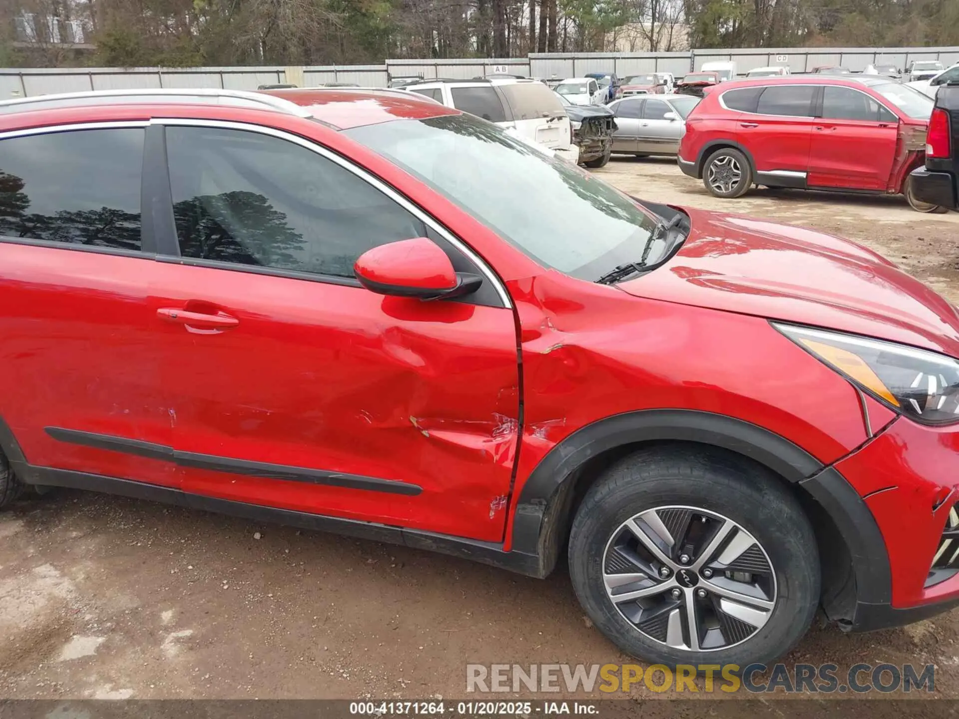 6 Photograph of a damaged car KNDCB3LC6N5524603 KIA NIRO 2022