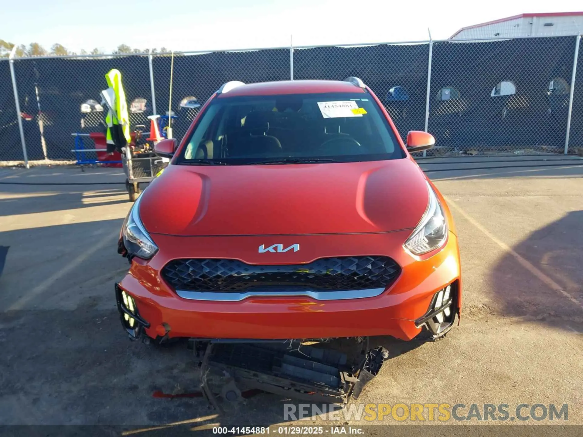 12 Photograph of a damaged car KNDCB3LC6N5539960 KIA NIRO 2022