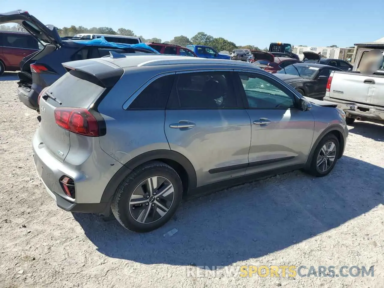 3 Photograph of a damaged car KNDCB3LC7N5498674 KIA NIRO 2022
