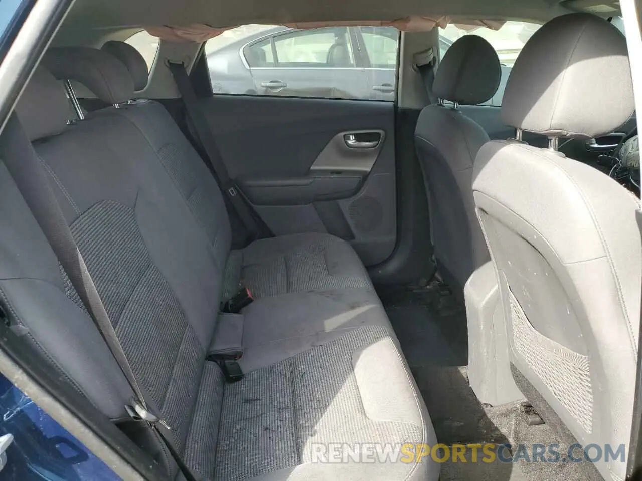 10 Photograph of a damaged car KNDCB3LC7N5532385 KIA NIRO 2022