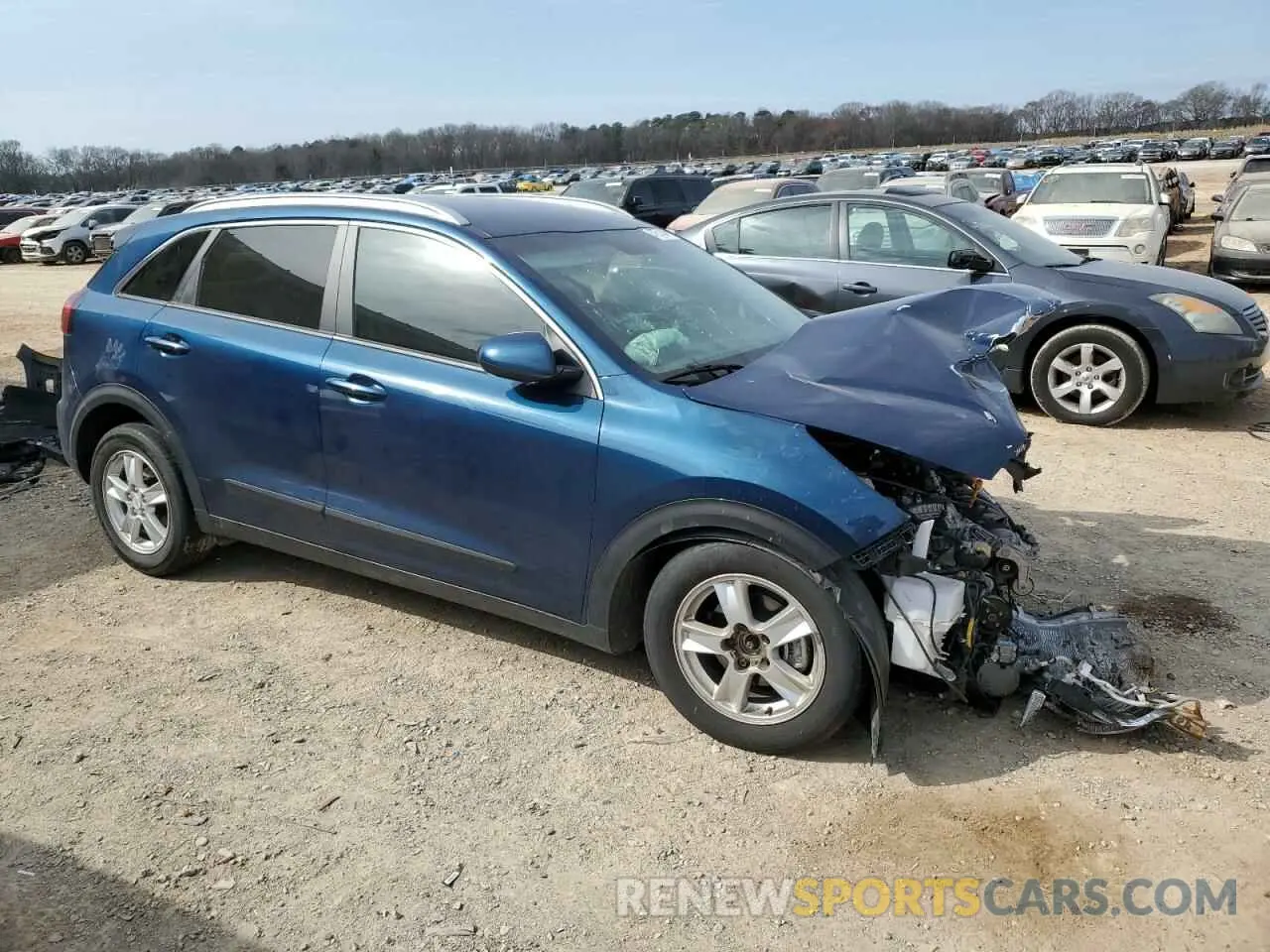 4 Photograph of a damaged car KNDCB3LC7N5532385 KIA NIRO 2022