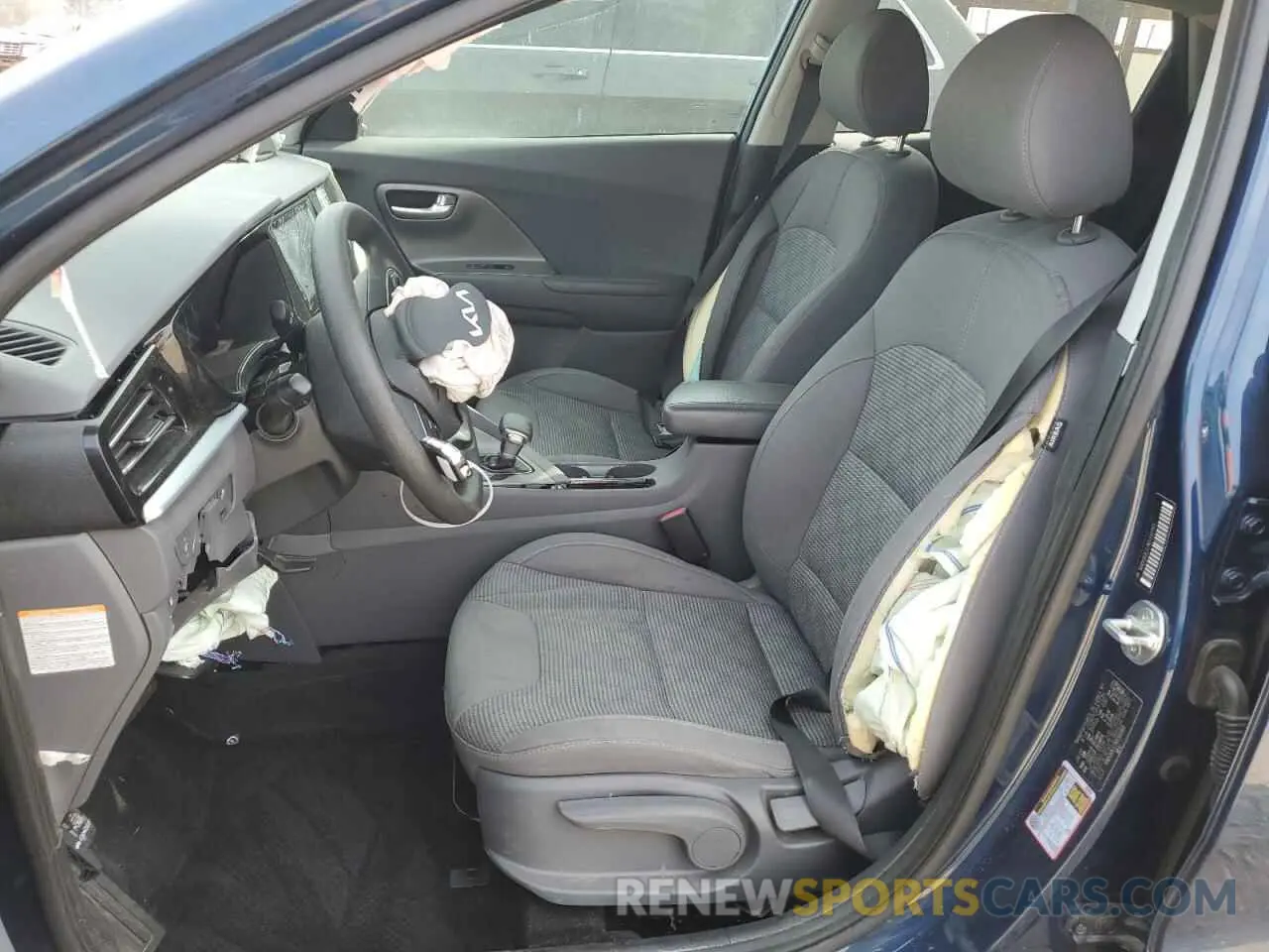 7 Photograph of a damaged car KNDCB3LC7N5532385 KIA NIRO 2022