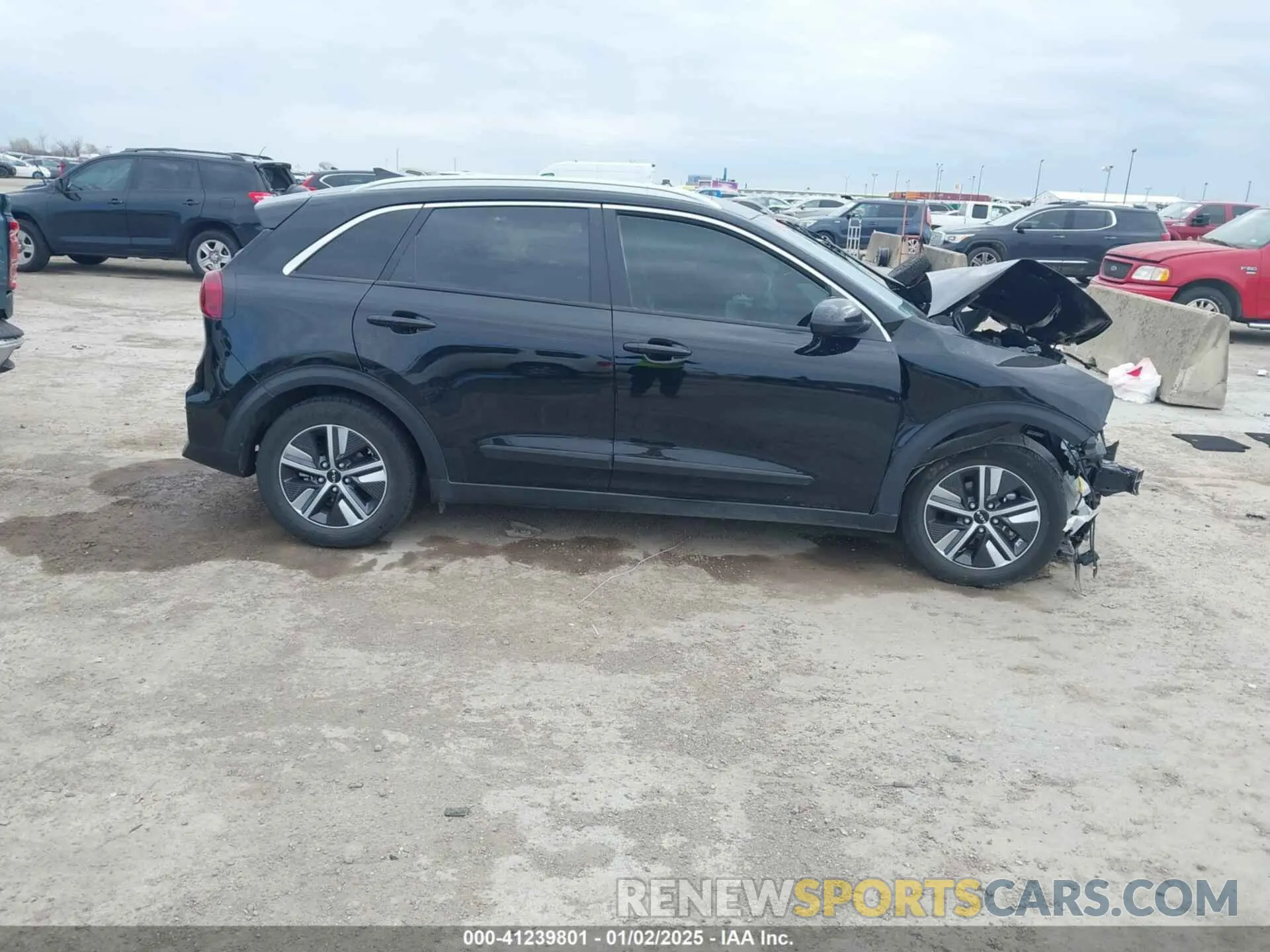 13 Photograph of a damaged car KNDCB3LC9N5501400 KIA NIRO 2022