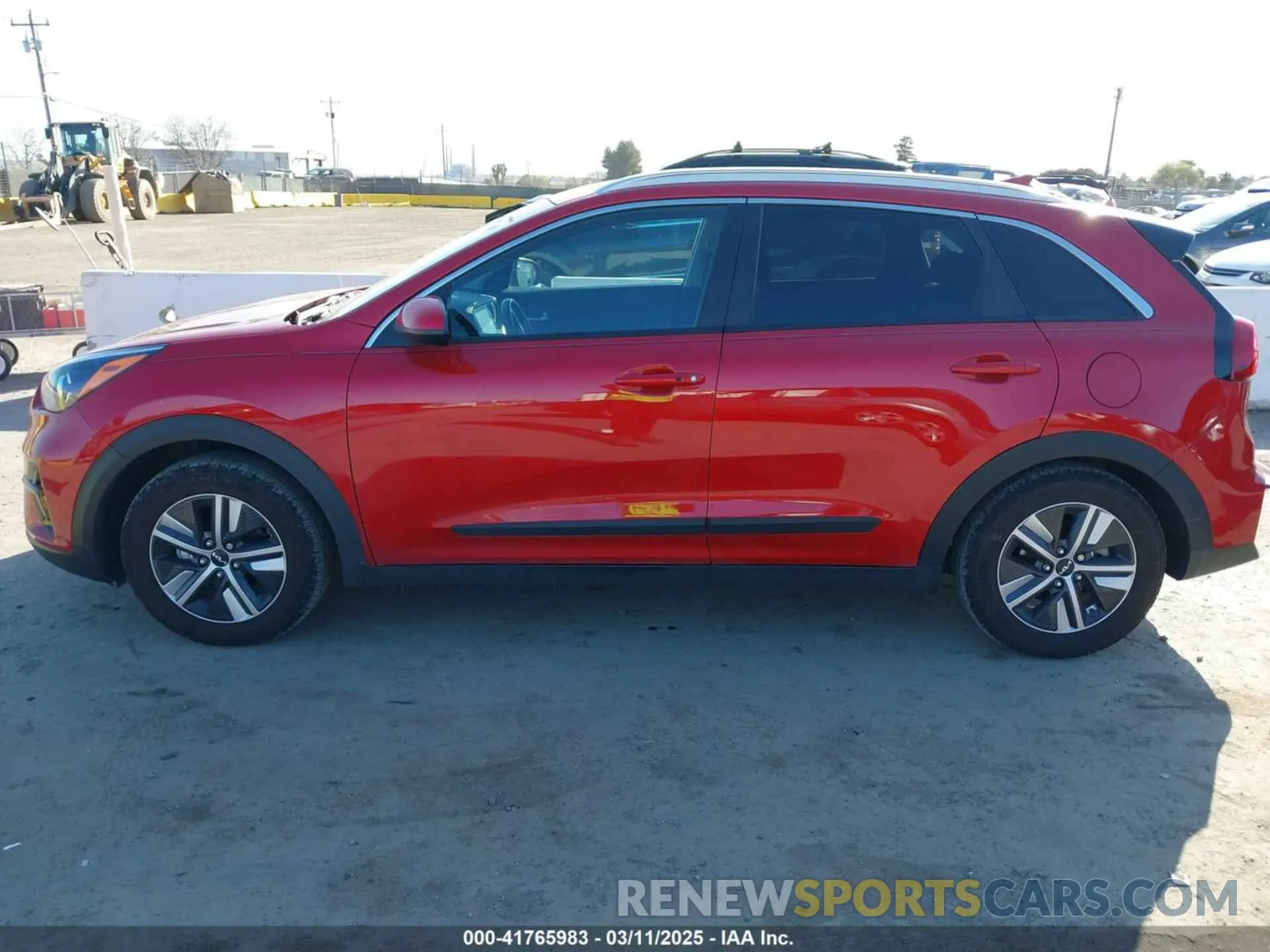 15 Photograph of a damaged car KNDCB3LC9N5541086 KIA NIRO 2022