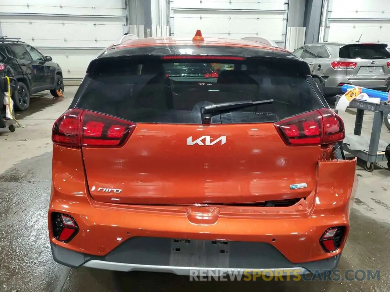 6 Photograph of a damaged car KNDCB3LC9N5545669 KIA NIRO 2022