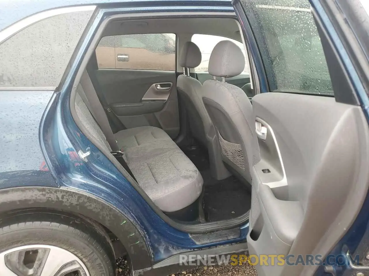 10 Photograph of a damaged car KNDCB3LCXN5499270 KIA NIRO 2022