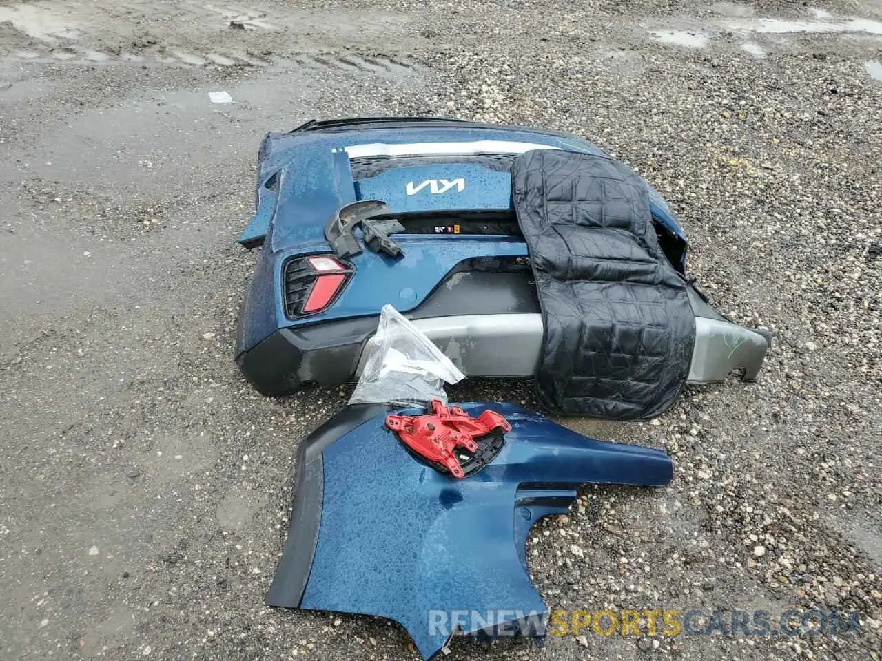12 Photograph of a damaged car KNDCB3LCXN5499270 KIA NIRO 2022