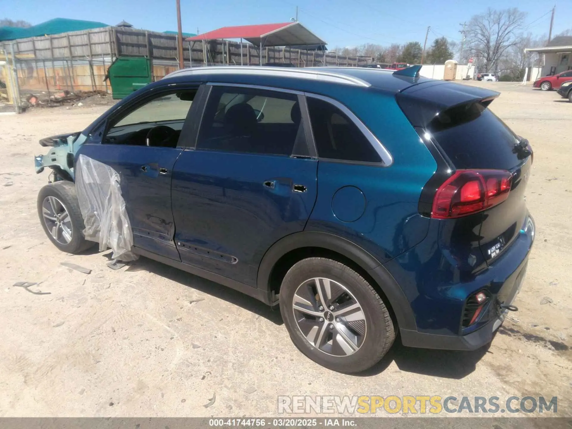 3 Photograph of a damaged car KNDCB3LCXN5510994 KIA NIRO 2022