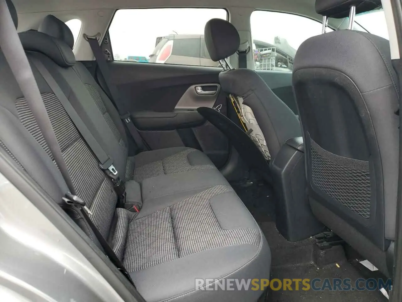 10 Photograph of a damaged car KNDCB3LCXN5511014 KIA NIRO 2022