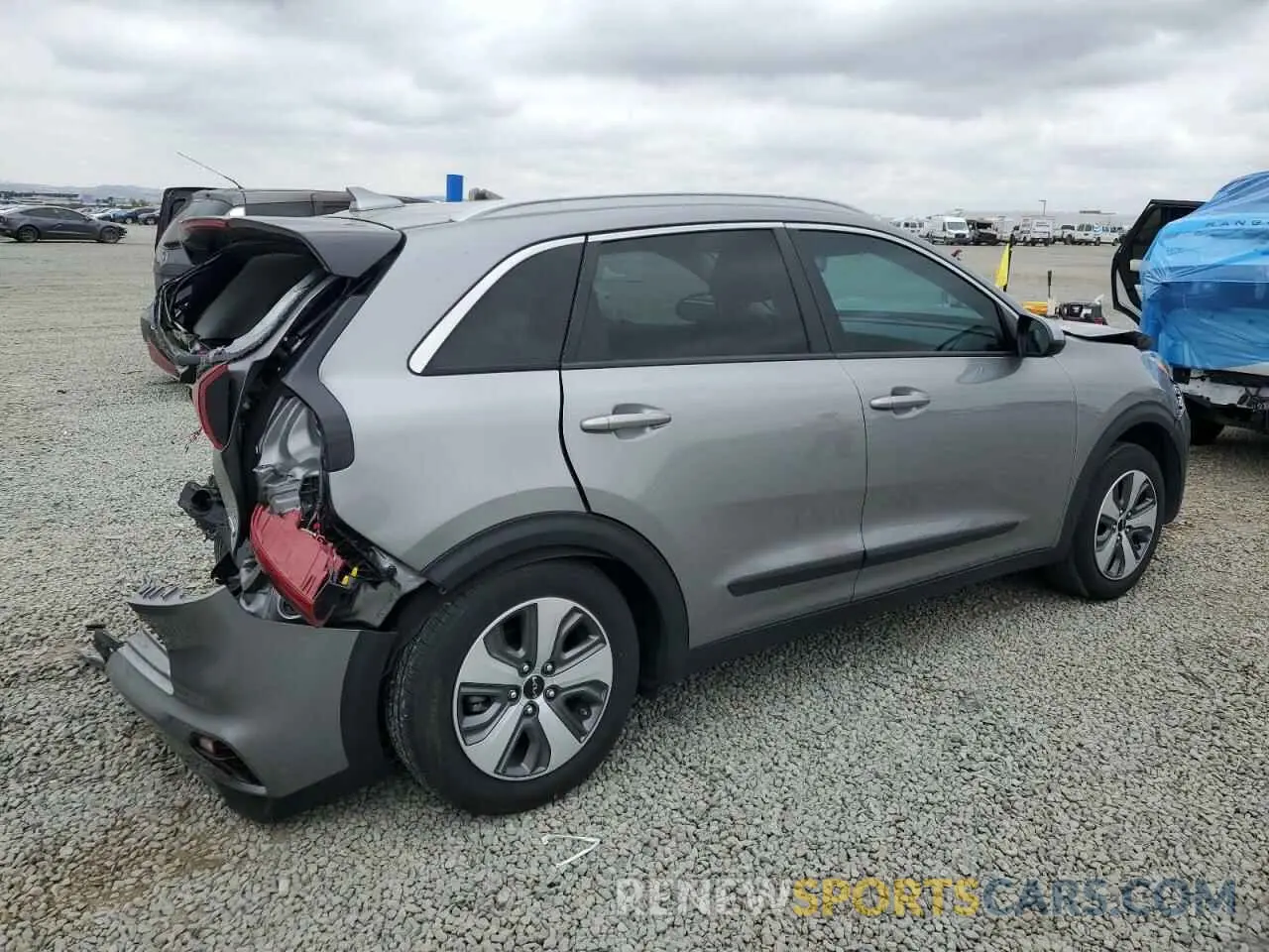 3 Photograph of a damaged car KNDCB3LCXN5511014 KIA NIRO 2022