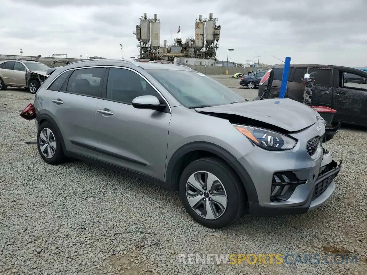 4 Photograph of a damaged car KNDCB3LCXN5511014 KIA NIRO 2022