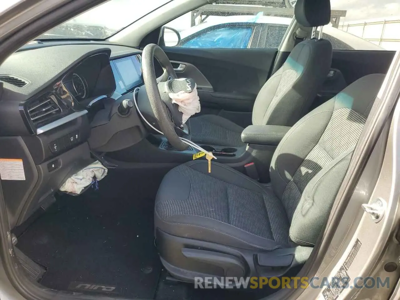 7 Photograph of a damaged car KNDCB3LCXN5511014 KIA NIRO 2022
