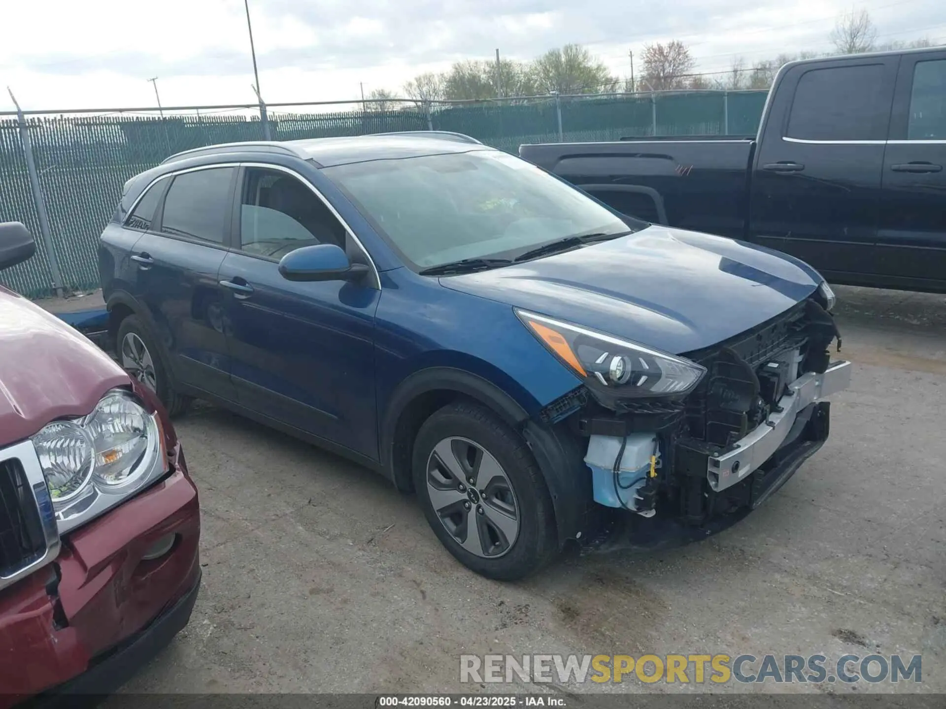 1 Photograph of a damaged car KNDCB3LCXN5512079 KIA NIRO 2022