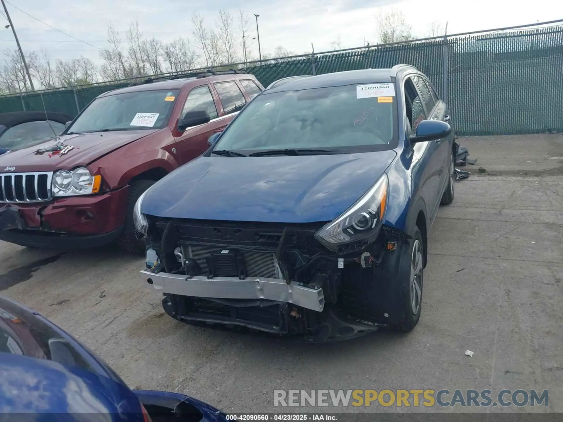 13 Photograph of a damaged car KNDCB3LCXN5512079 KIA NIRO 2022