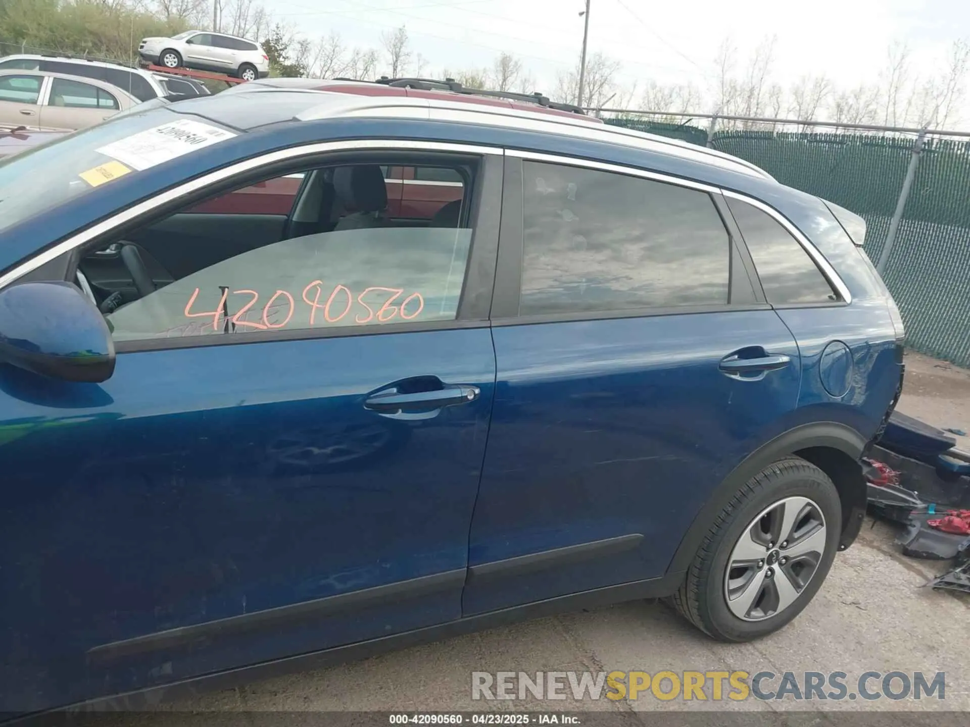15 Photograph of a damaged car KNDCB3LCXN5512079 KIA NIRO 2022