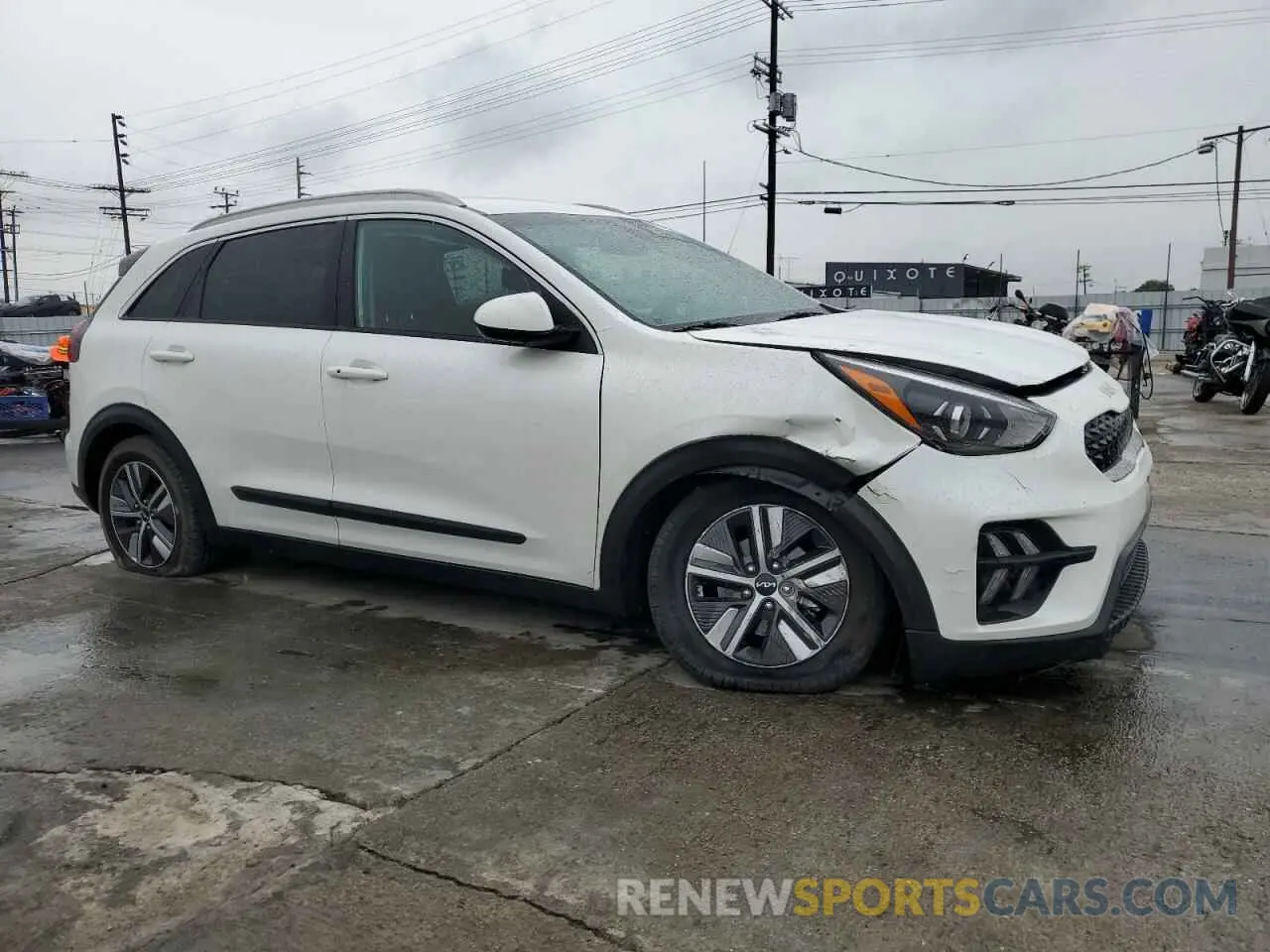 4 Photograph of a damaged car KNDCB3LCXN5547723 KIA NIRO 2022
