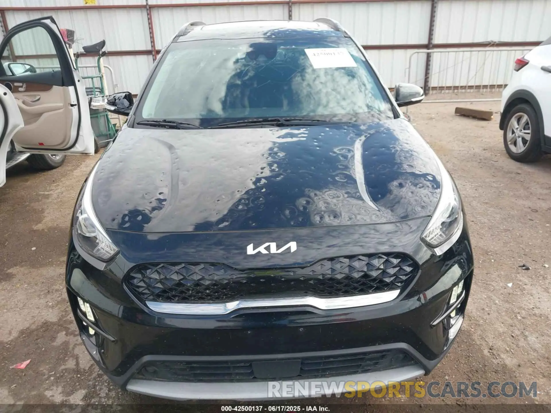 12 Photograph of a damaged car KNDCC3LC3N5515712 KIA NIRO 2022