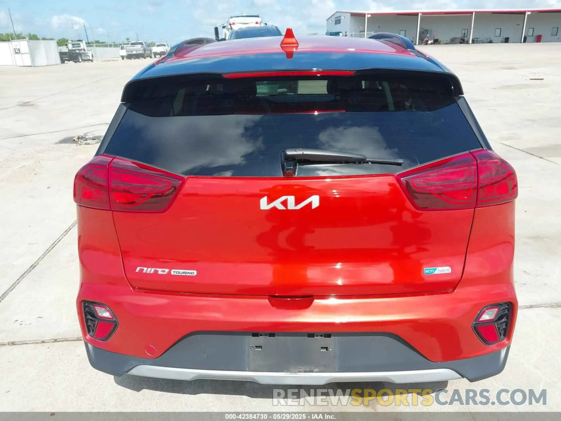 16 Photograph of a damaged car KNDCC3LC4N5533085 KIA NIRO 2022