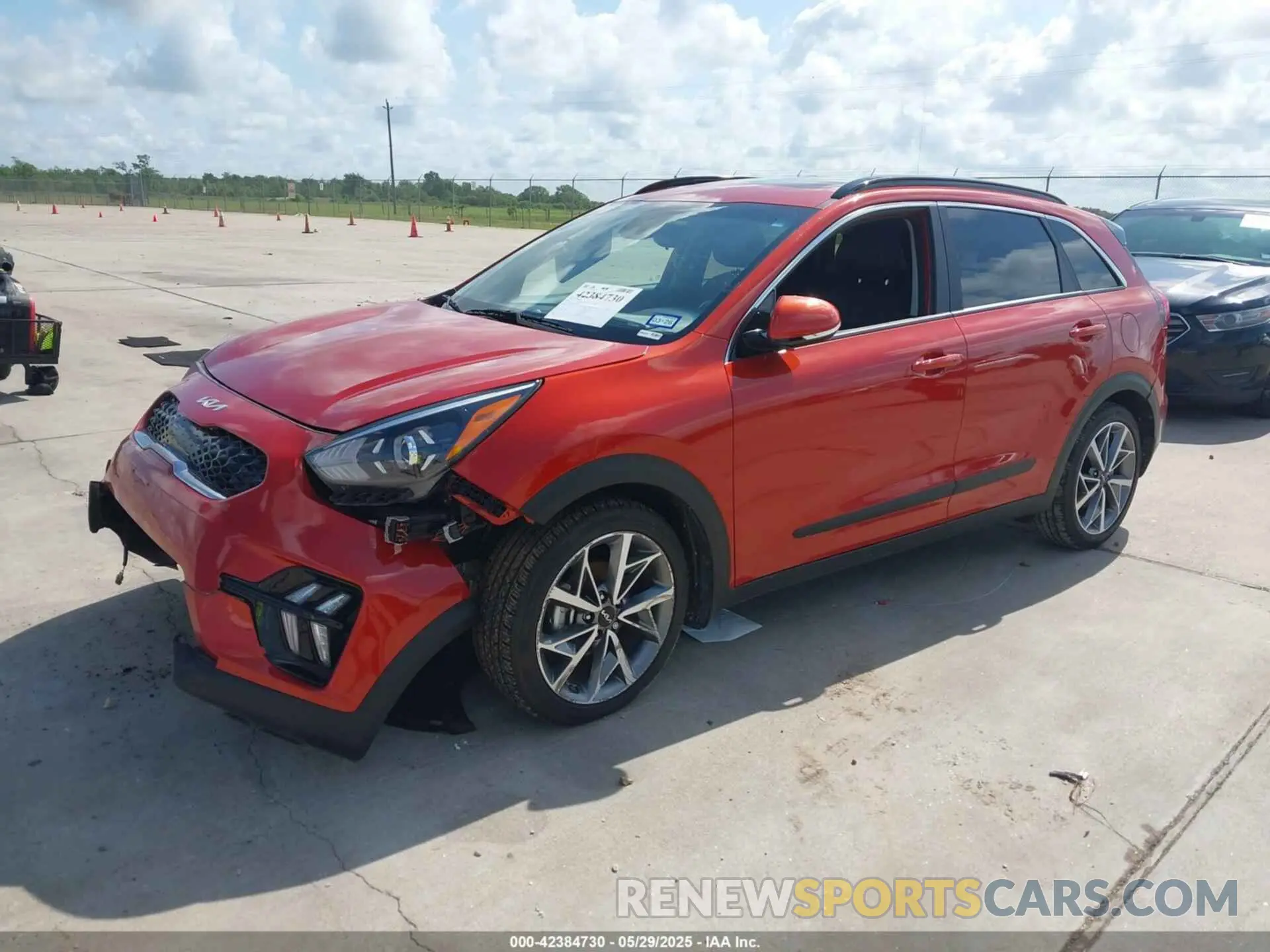 2 Photograph of a damaged car KNDCC3LC4N5533085 KIA NIRO 2022