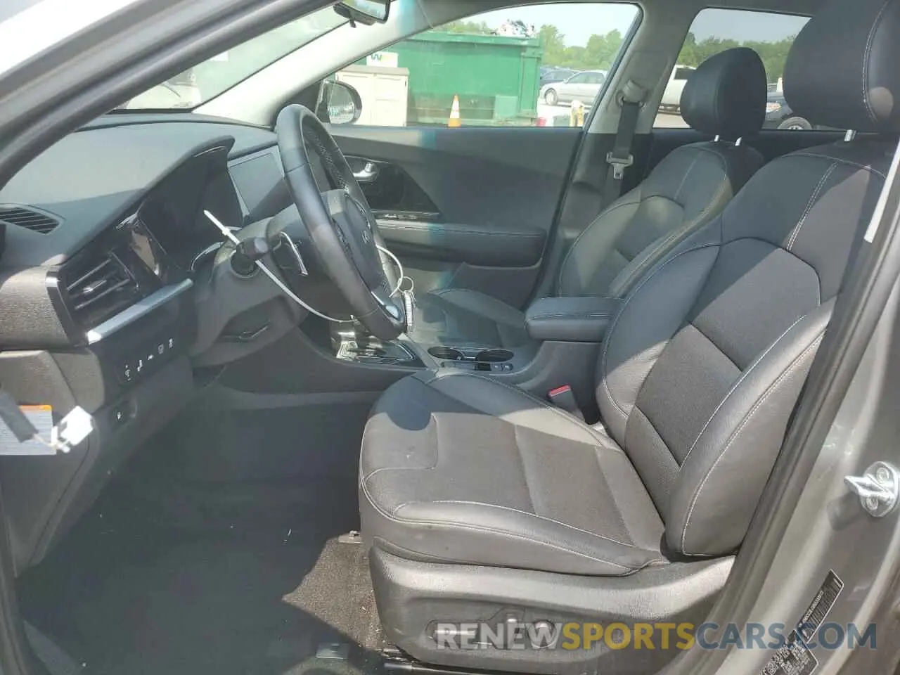 7 Photograph of a damaged car KNDCC3LC6N5510973 KIA NIRO 2022