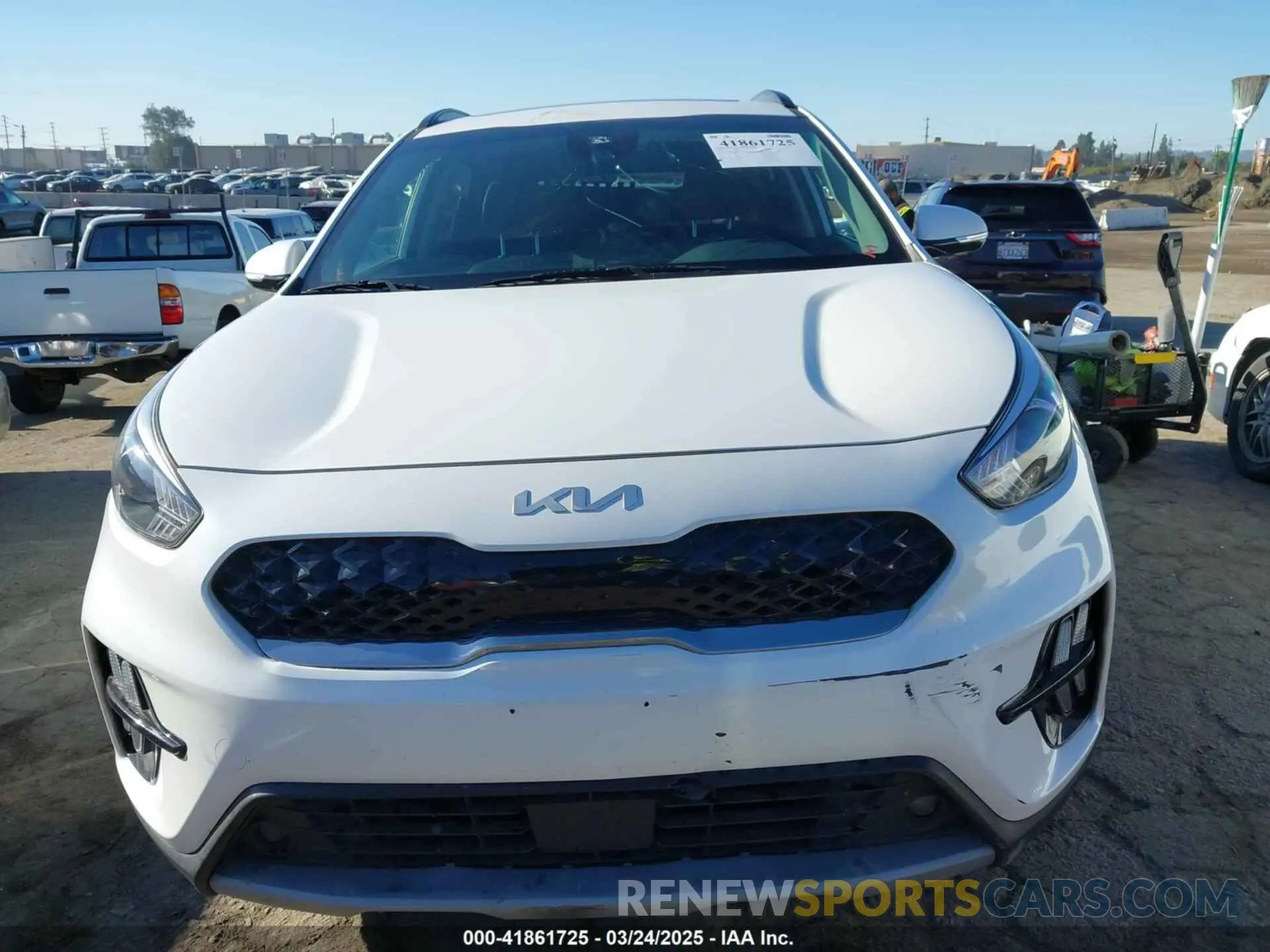 12 Photograph of a damaged car KNDCC3LC8N5522364 KIA NIRO 2022