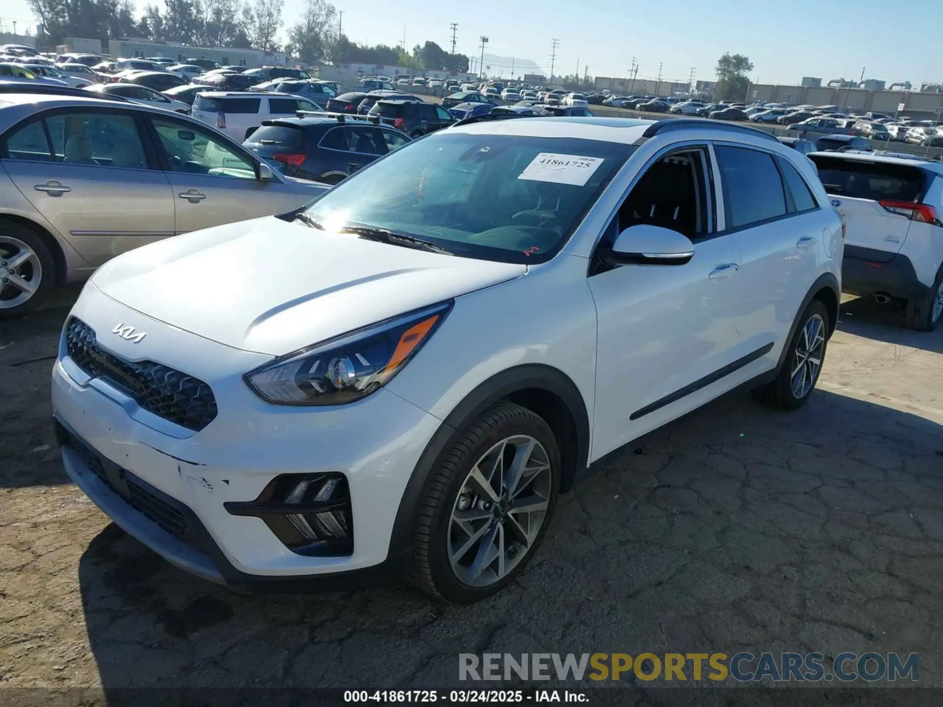 2 Photograph of a damaged car KNDCC3LC8N5522364 KIA NIRO 2022
