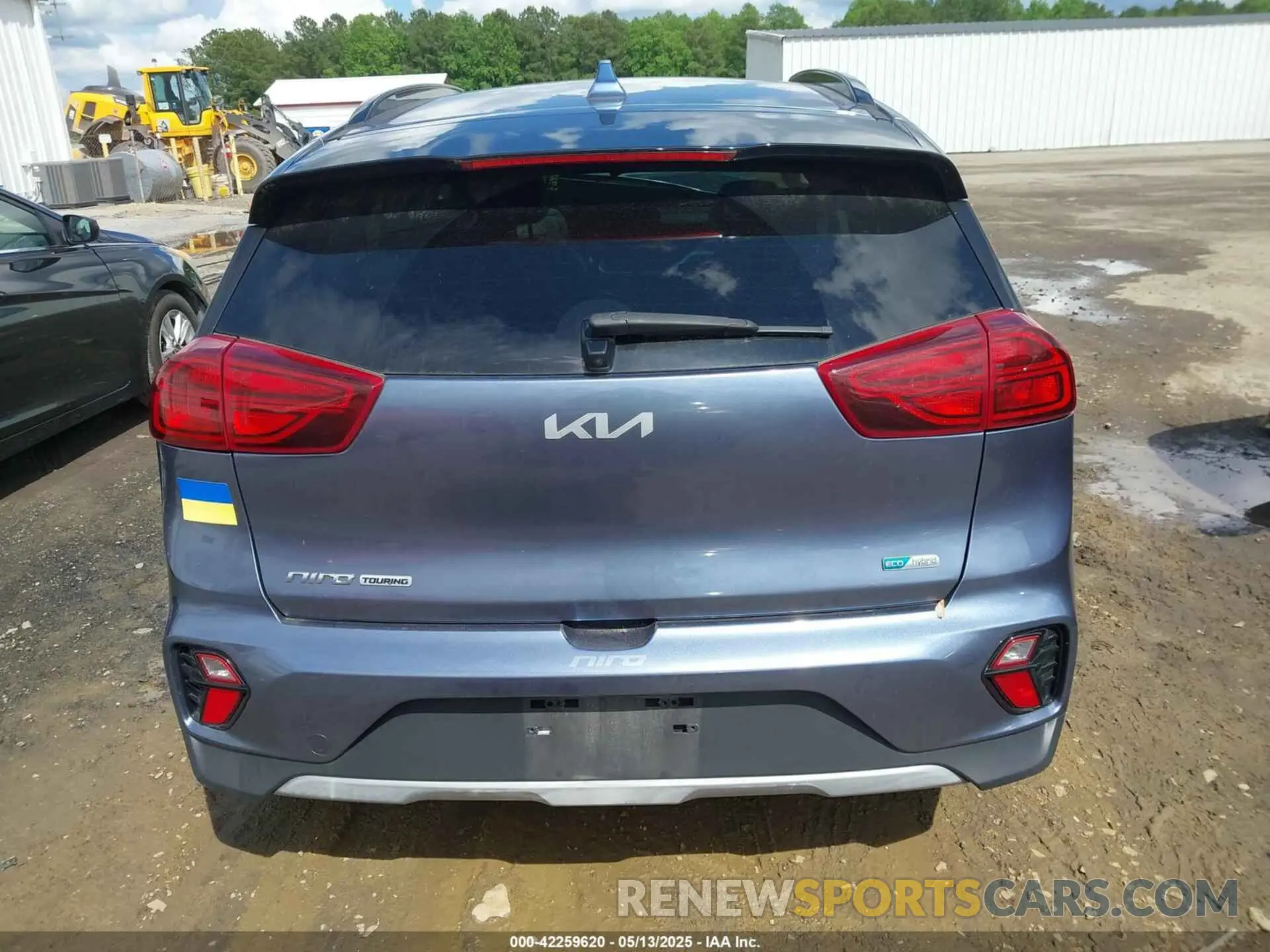 17 Photograph of a damaged car KNDCC3LCXN5502245 KIA NIRO 2022