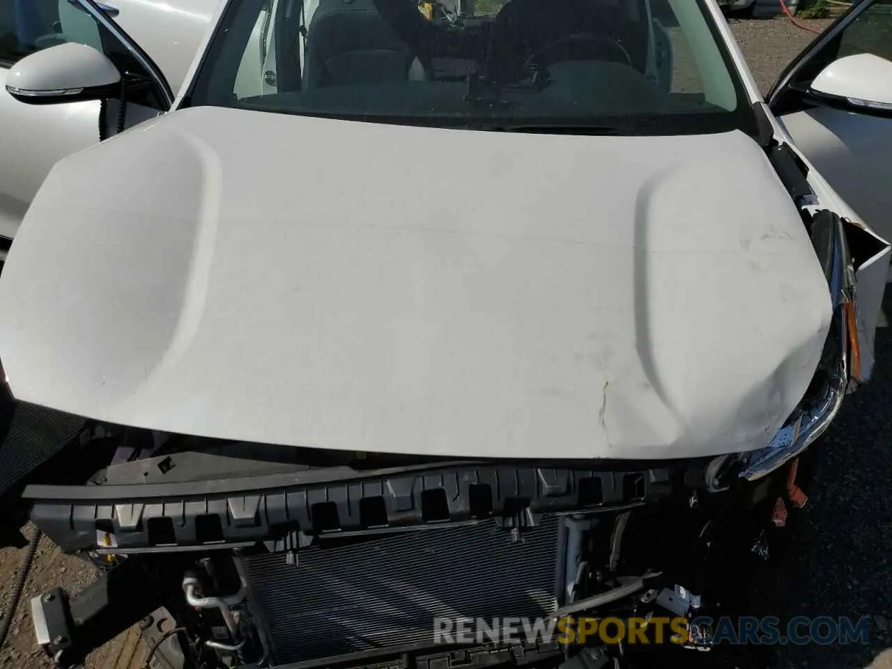 11 Photograph of a damaged car KNDCC3LD4N5511547 KIA NIRO 2022