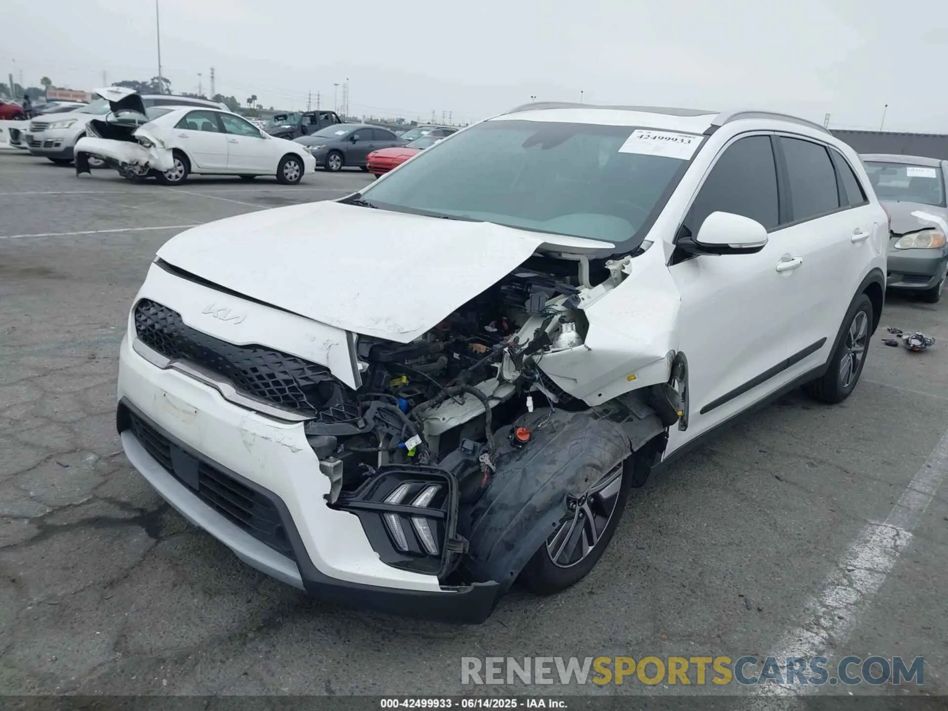 2 Photograph of a damaged car KNDCE3LC3N5489848 KIA NIRO 2022