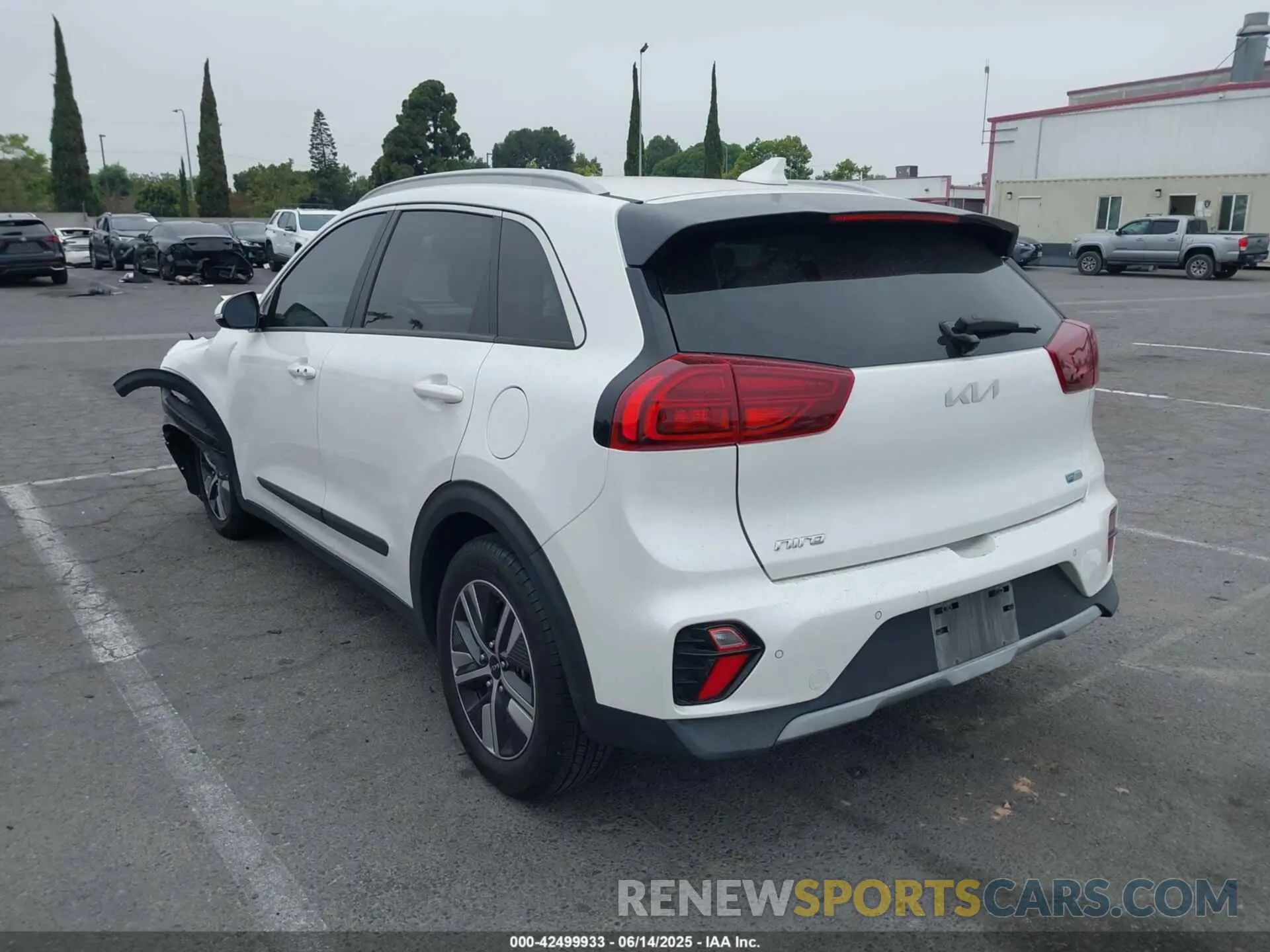 3 Photograph of a damaged car KNDCE3LC3N5489848 KIA NIRO 2022