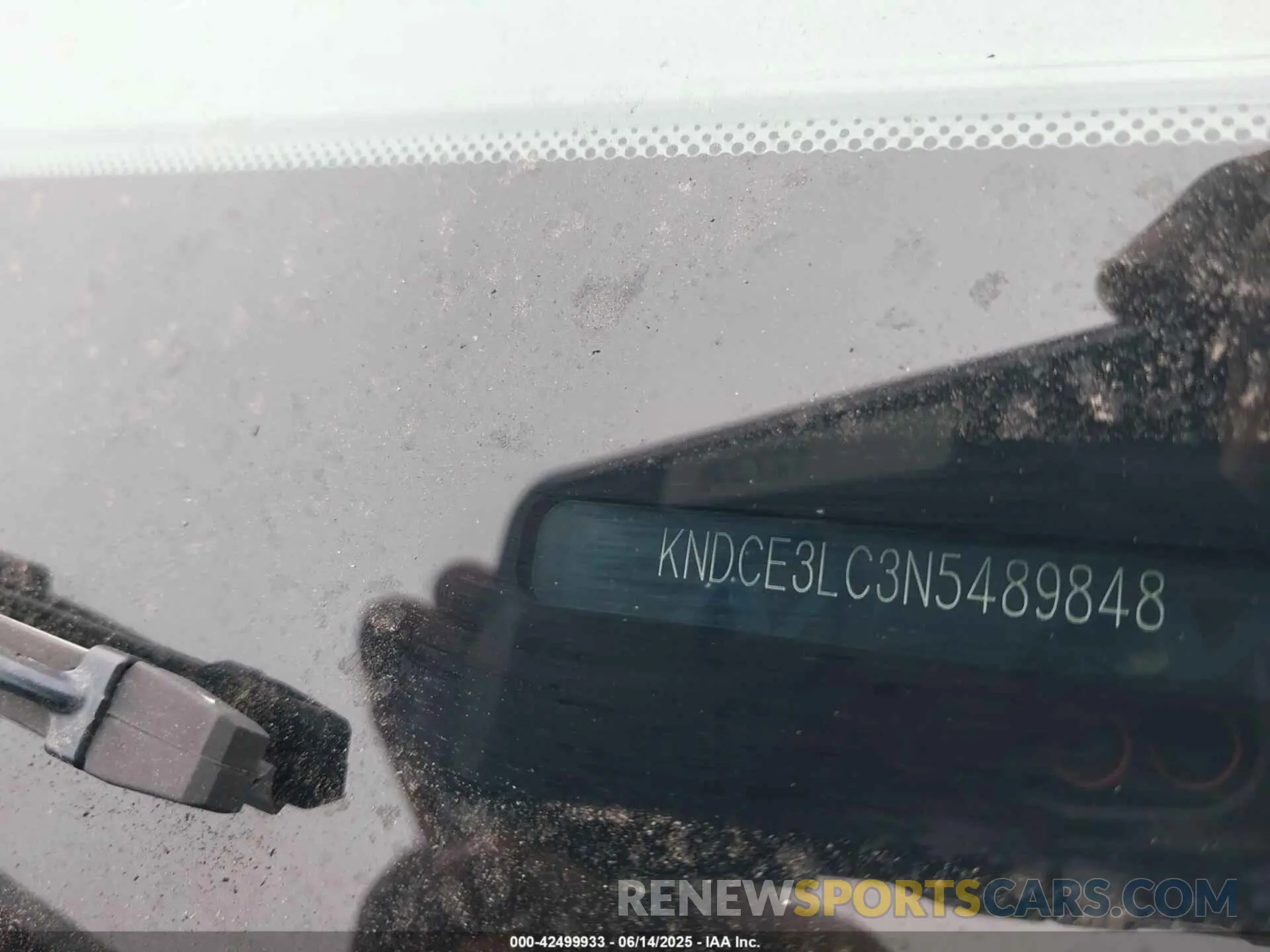 9 Photograph of a damaged car KNDCE3LC3N5489848 KIA NIRO 2022
