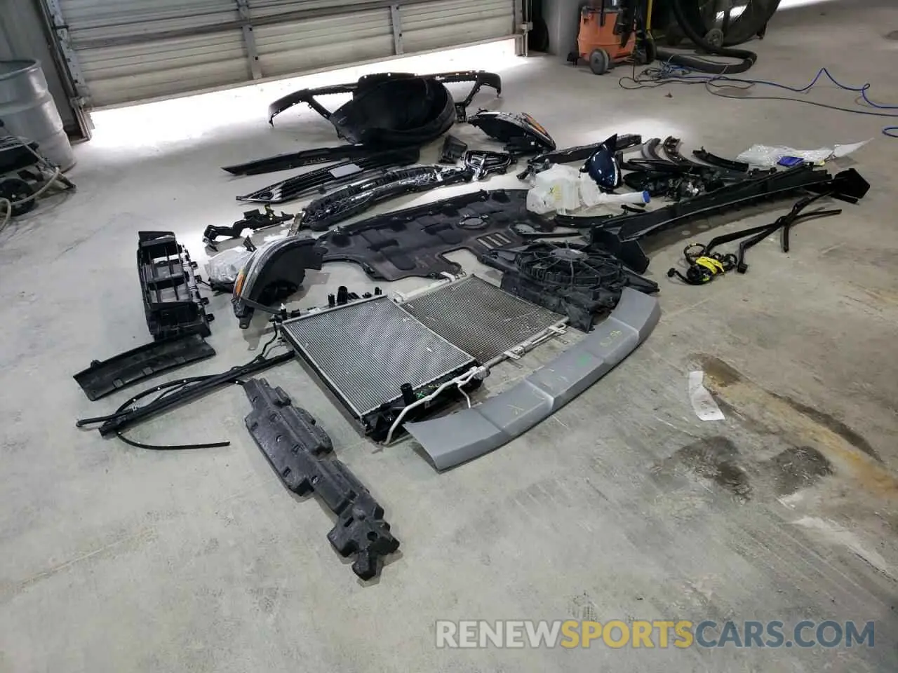 13 Photograph of a damaged car KNDCE3LC3N5490823 KIA NIRO 2022