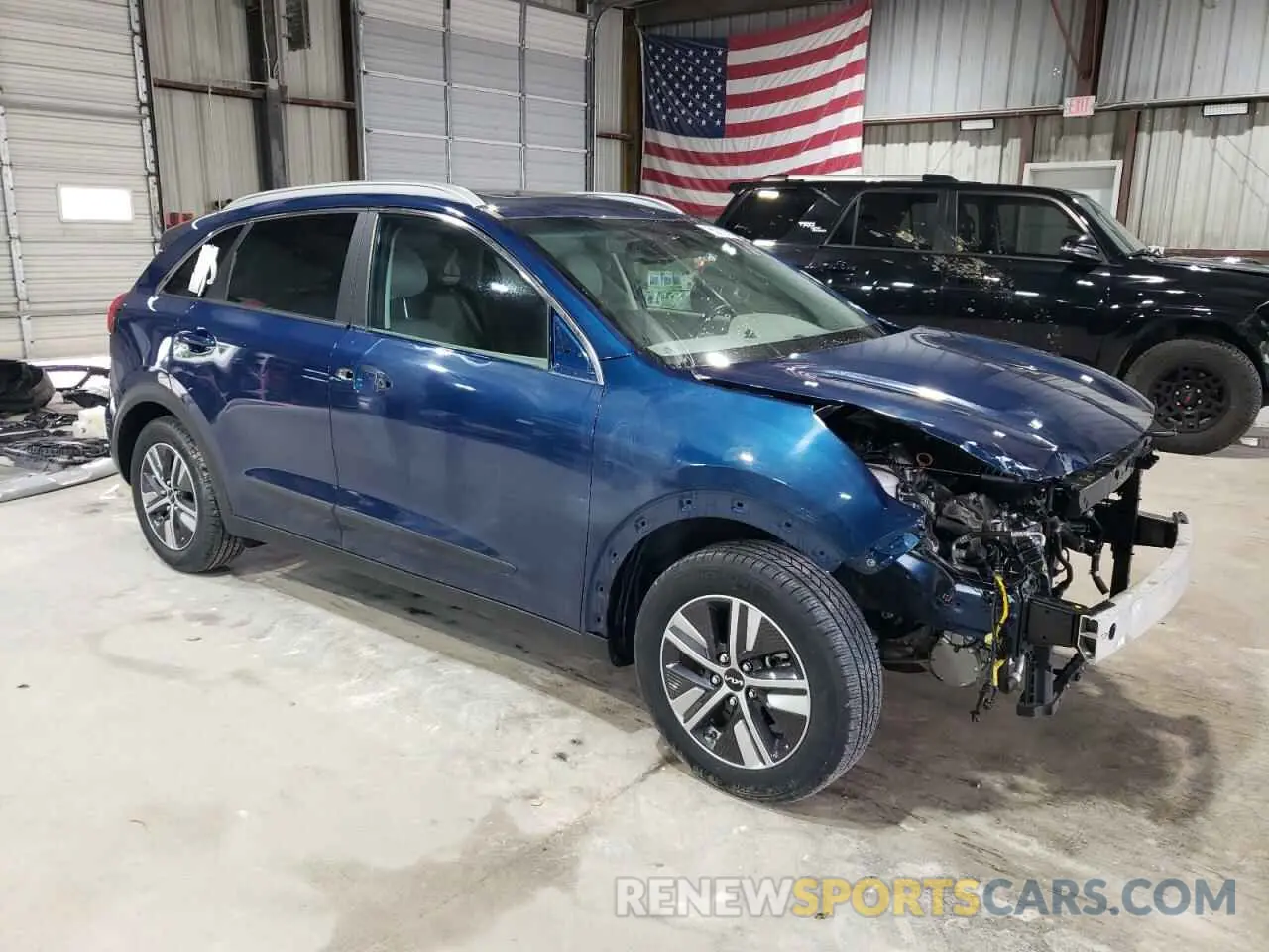 4 Photograph of a damaged car KNDCE3LC3N5490823 KIA NIRO 2022