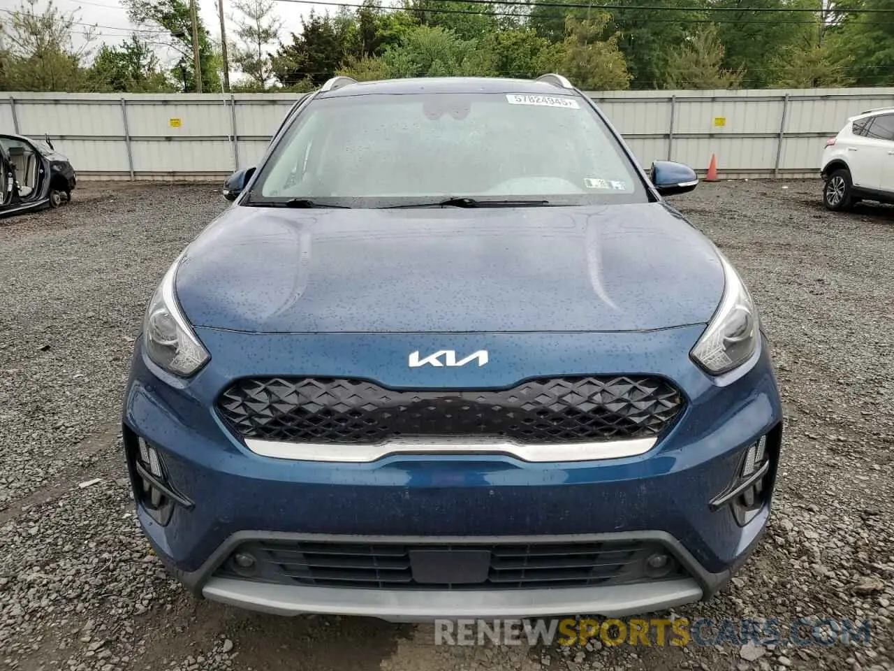 5 Photograph of a damaged car KNDCE3LC6N5528013 KIA NIRO 2022