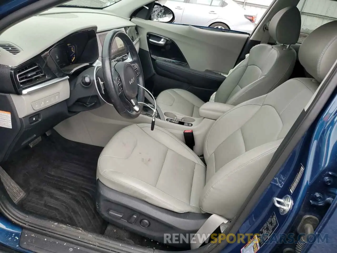 7 Photograph of a damaged car KNDCE3LC6N5528013 KIA NIRO 2022