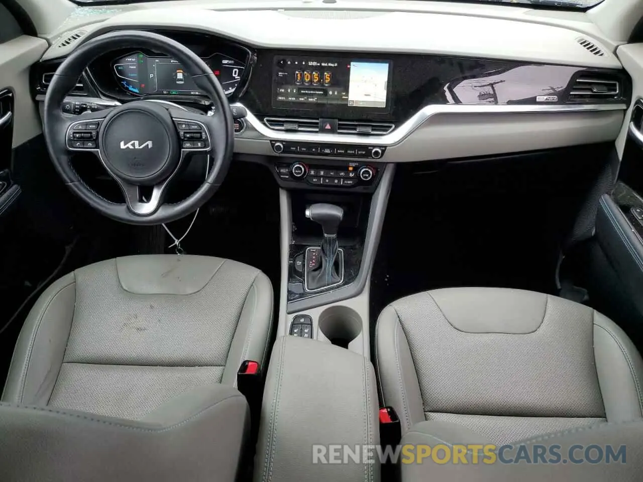 8 Photograph of a damaged car KNDCE3LC6N5528013 KIA NIRO 2022
