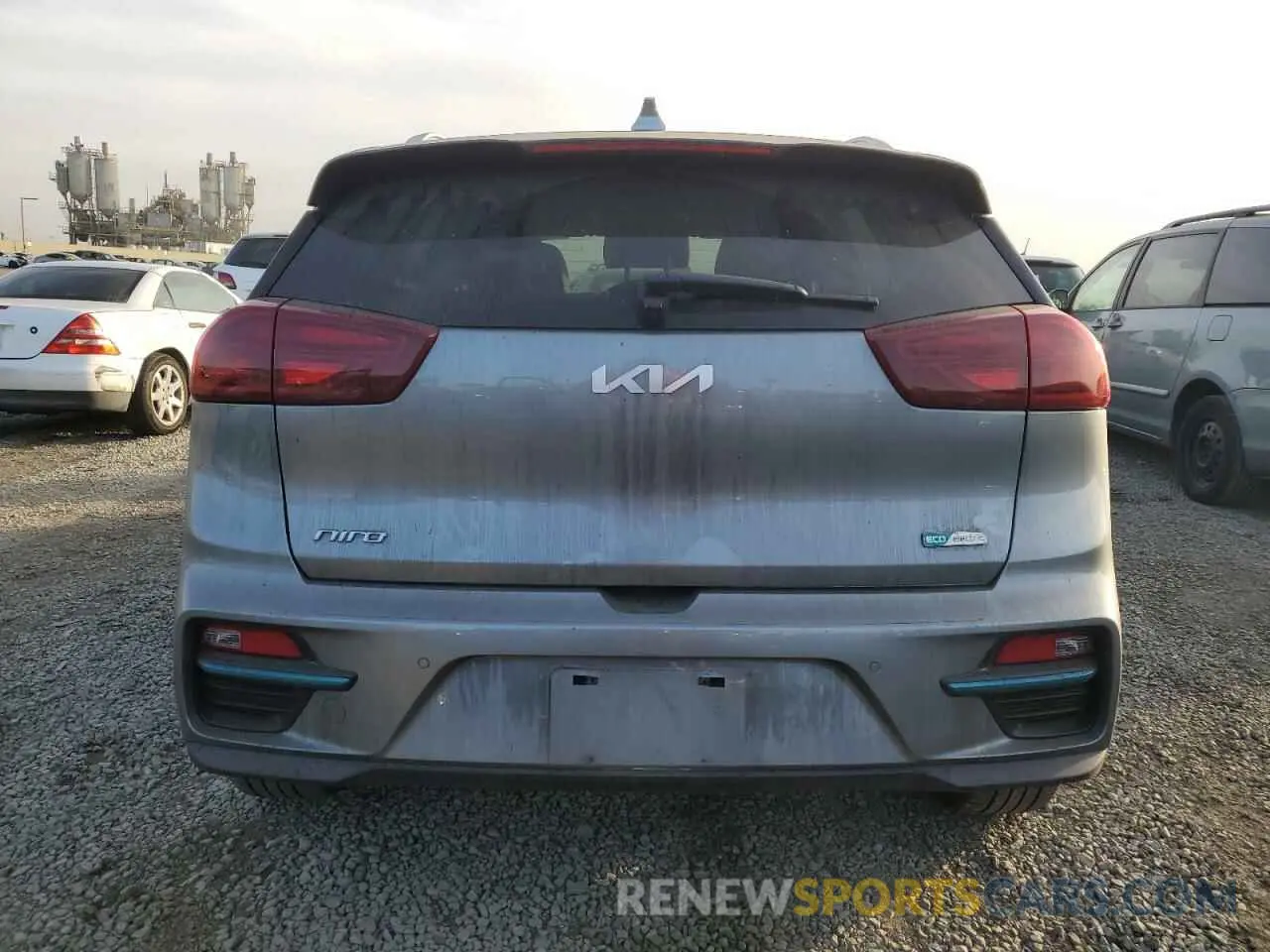 6 Photograph of a damaged car KNDCE3LG4N5142273 KIA NIRO 2022