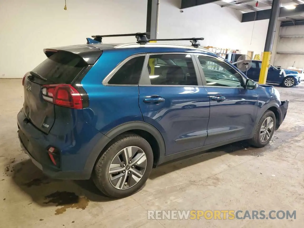3 Photograph of a damaged car KNDCM3LD6N5543414 KIA NIRO 2022