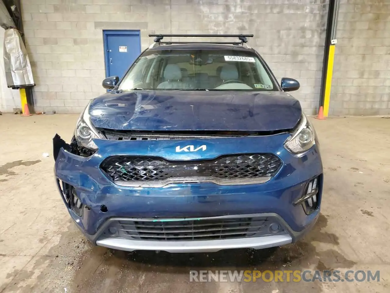 5 Photograph of a damaged car KNDCM3LD6N5543414 KIA NIRO 2022