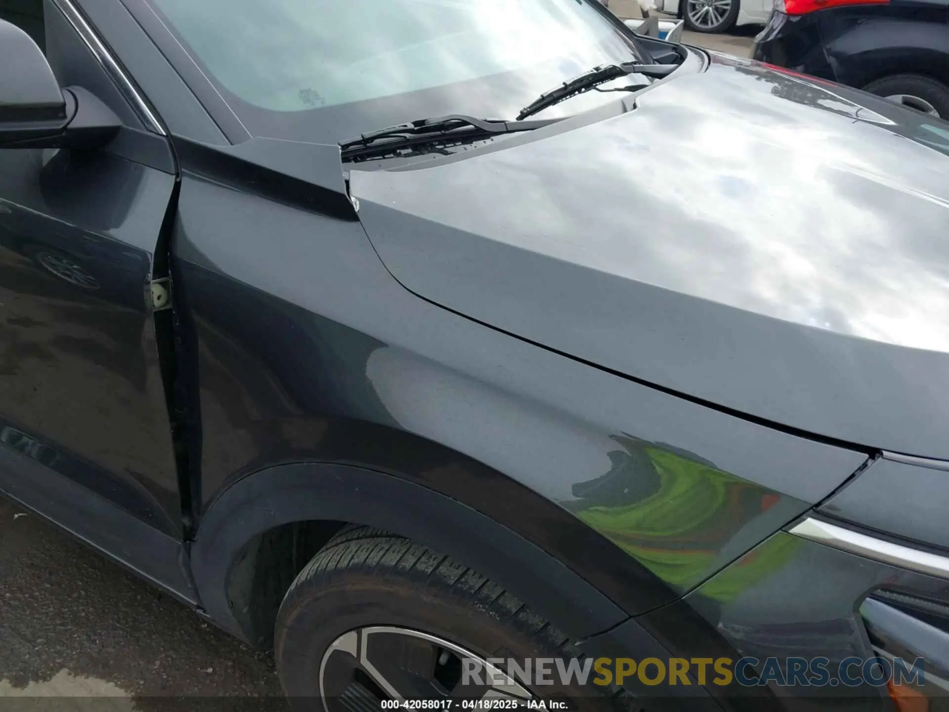 17 Photograph of a damaged car KNDCP3LE4P5084838 KIA NIRO 2023