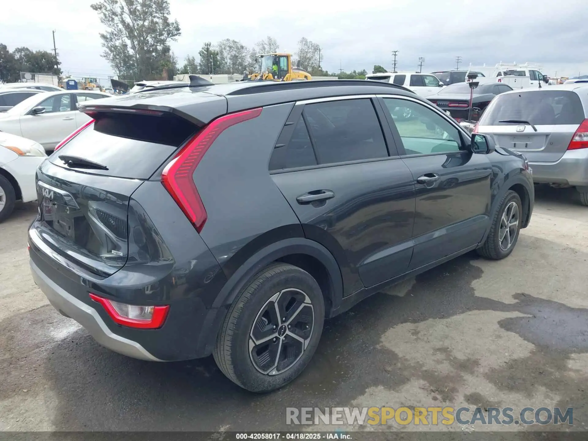 4 Photograph of a damaged car KNDCP3LE4P5084838 KIA NIRO 2023