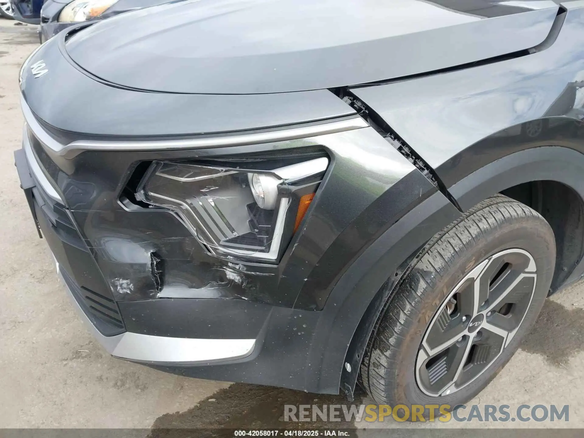 6 Photograph of a damaged car KNDCP3LE4P5084838 KIA NIRO 2023