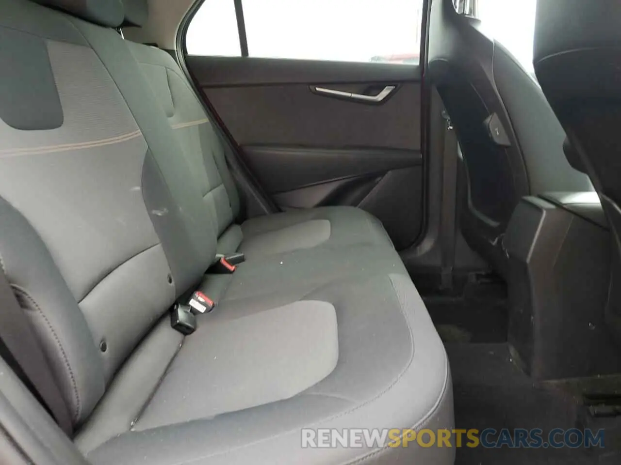 11 Photograph of a damaged car KNDCP3LE4P5094396 KIA NIRO 2023